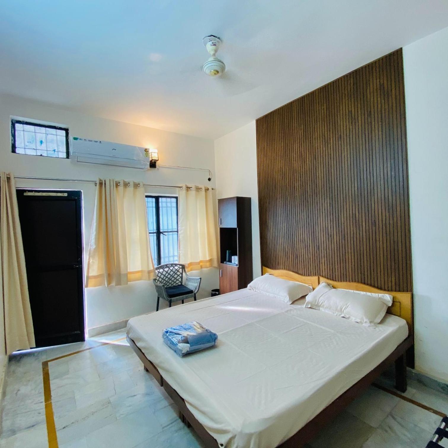 Holy Cow Hotel Rishikesh Exterior photo